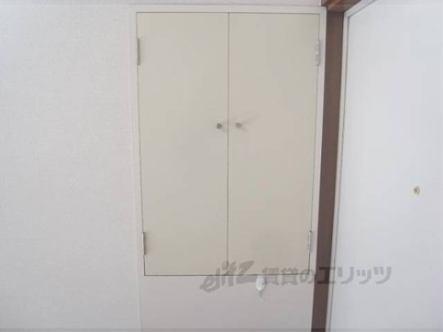 下駄箱　閉じた状態です。