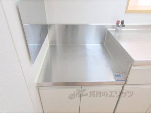 キッチン　コンロ置き場