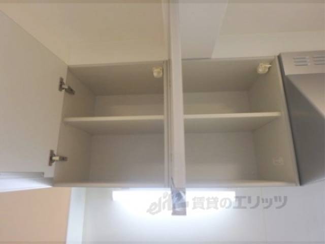 キッチン　上部収納