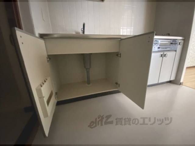 下部収納