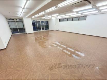 テナント