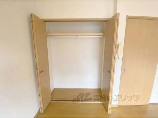 収納　ドアホン