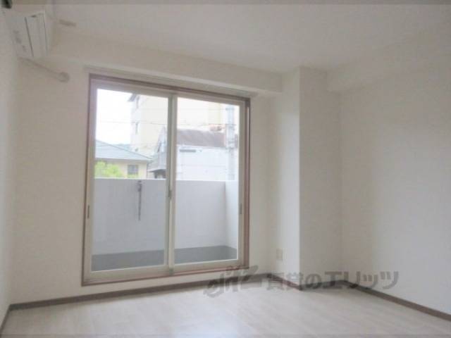 洋室　収納付き４．４帖洋室です。