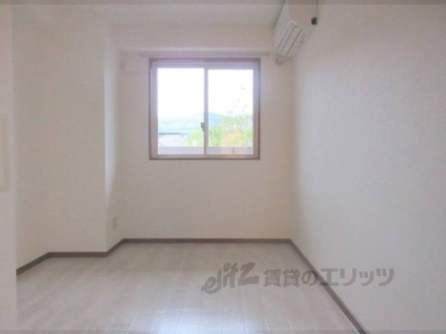 洋室　収納付き４．５帖洋室です。