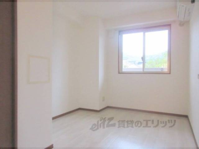 洋室　収納付き４．５帖洋室です。