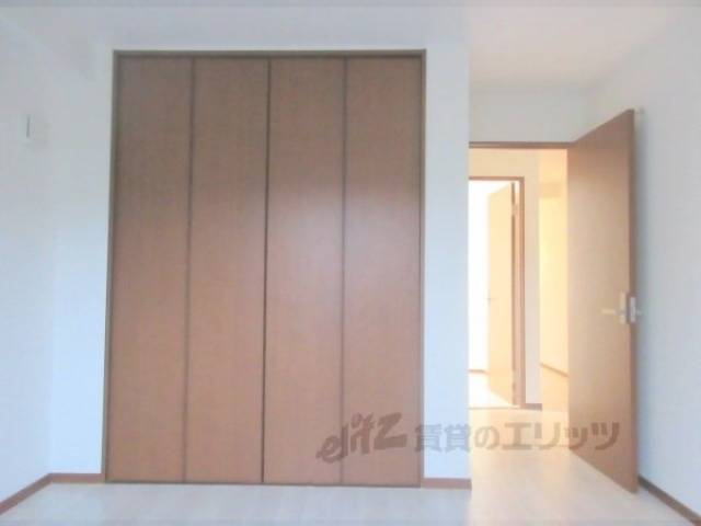 洋室　収納付き４．４帖洋室です。