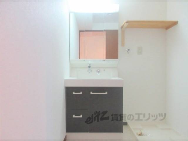 洗面所　独立洗面台　東側