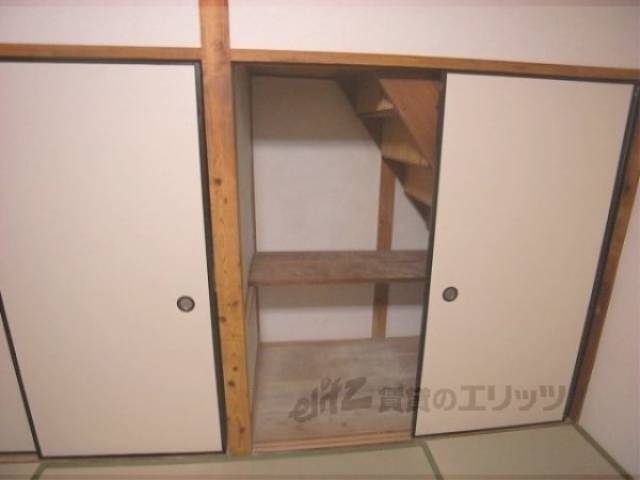 収納　押入（一階和室）