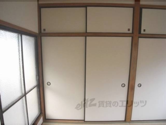 収納　押入（二階和室）