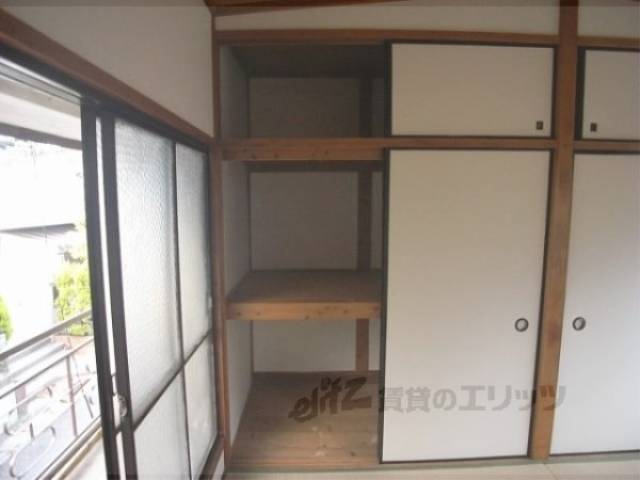 収納　押入（二階和室）