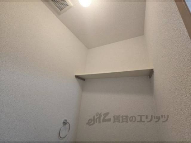 トイレ　上収納