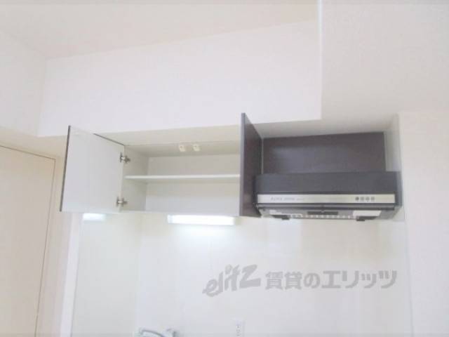 キッチン　キッチン上部収納