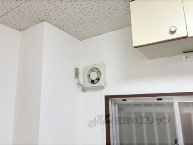 キッチン　換気扇