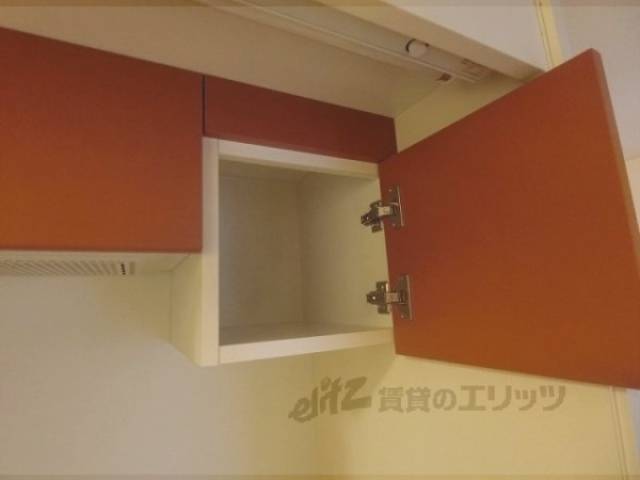 キッチン　上部収納