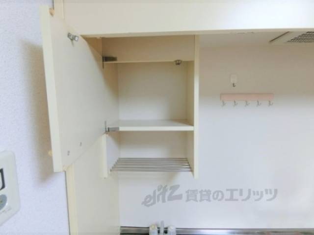 キッチン　キッチン上部収納