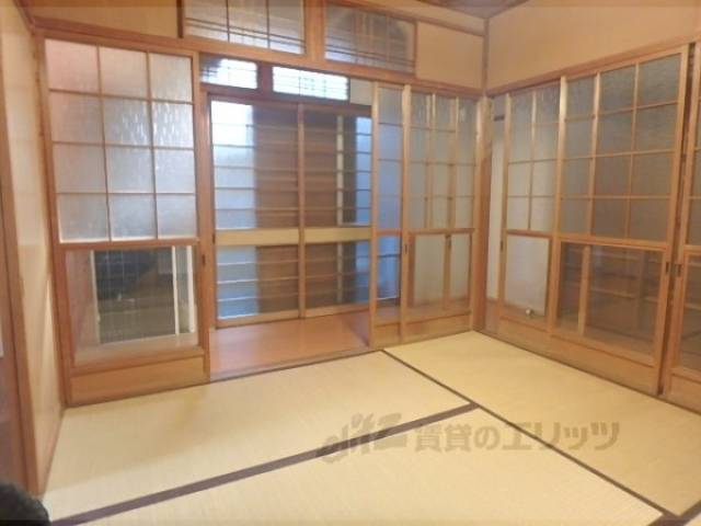 和室　畳のお部屋で落ち着きます。