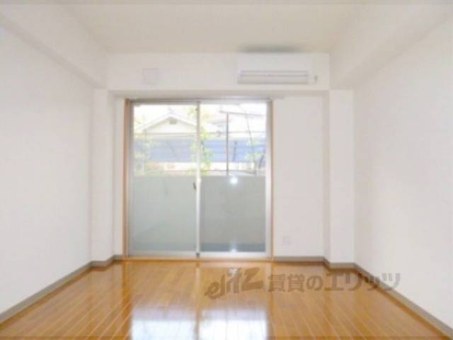 洋室　西向きのお部屋です。