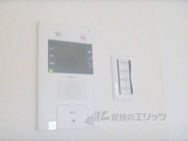 モニターフォン　オートロック付きで安心です。