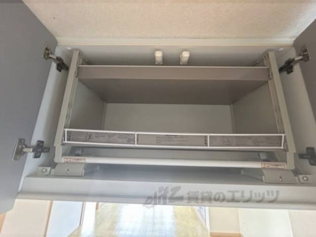 キッチン　上部収納