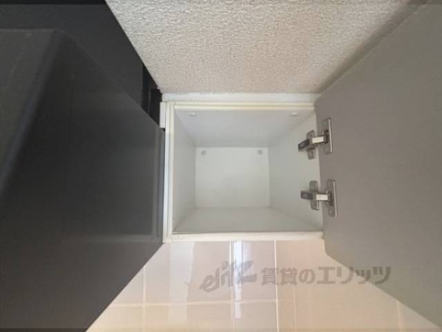 キッチン　上部収納