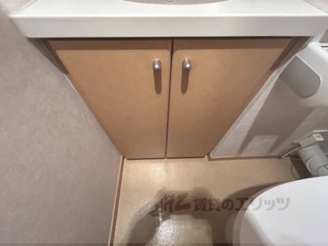 トイレ　下部収納
