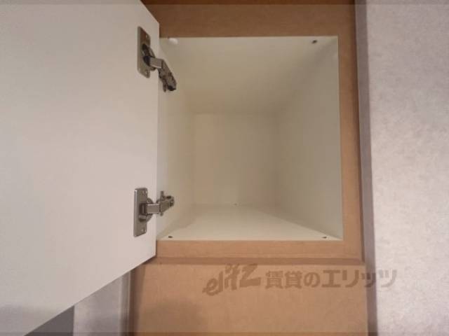 トイレ　上部収納