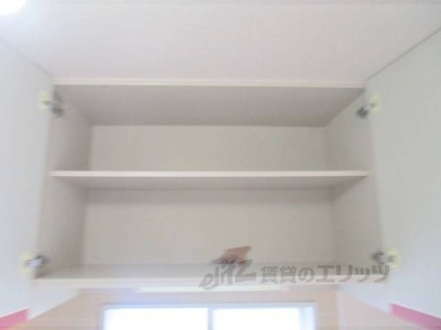 キッチン　上部収納