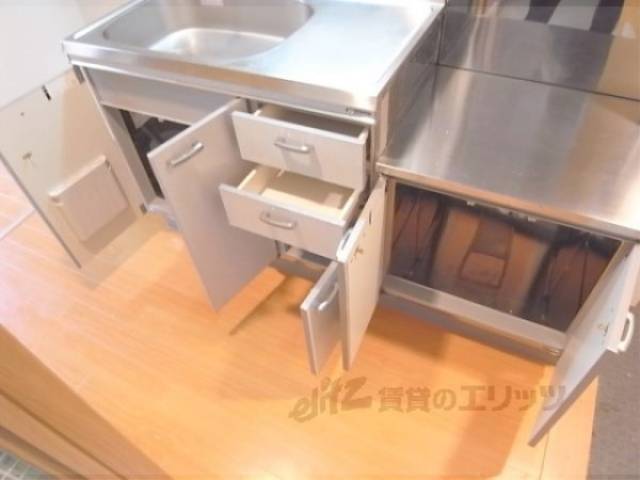 キッチン　下部収納
