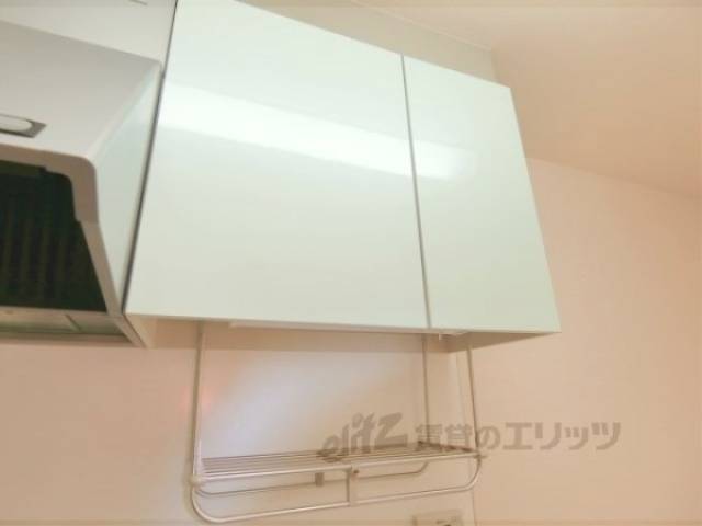 キッチン　上部収納