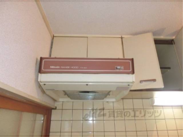 キッチン　上部収納