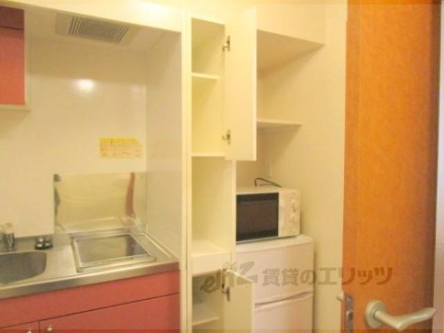 キッチン　キッチン横収納