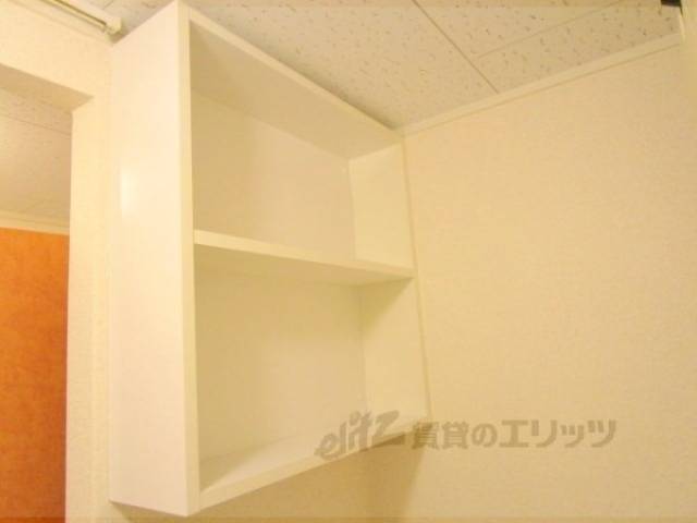 収納　洗濯機上収納