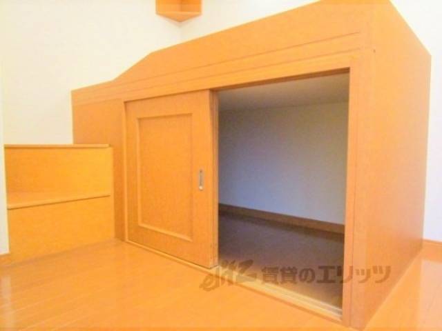 収納　ベッド下収納