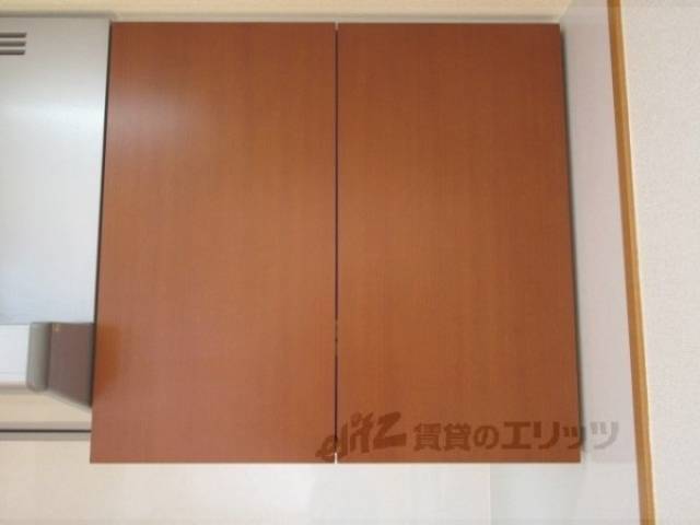 キッチン　上部収納
