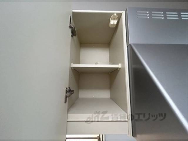 キッチン　上部収納