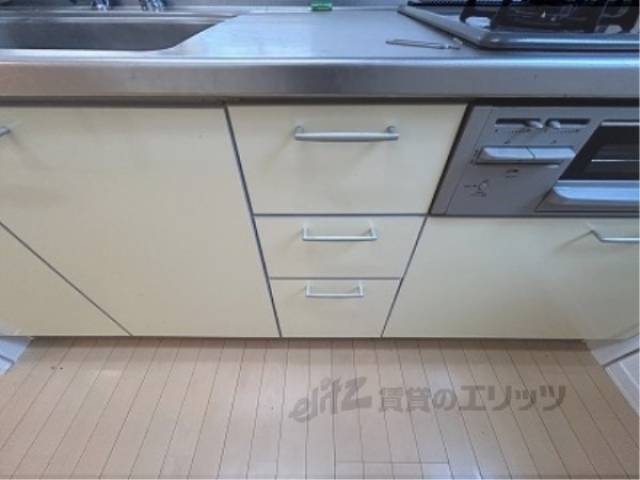 キッチン　下部収納