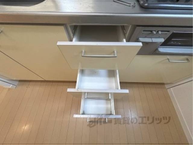 キッチン　下部収納