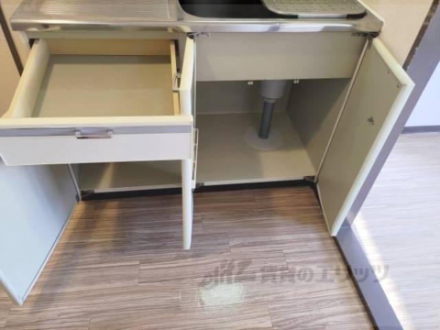 キッチン　収納下部