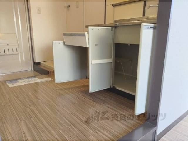 キッチン　収納下部