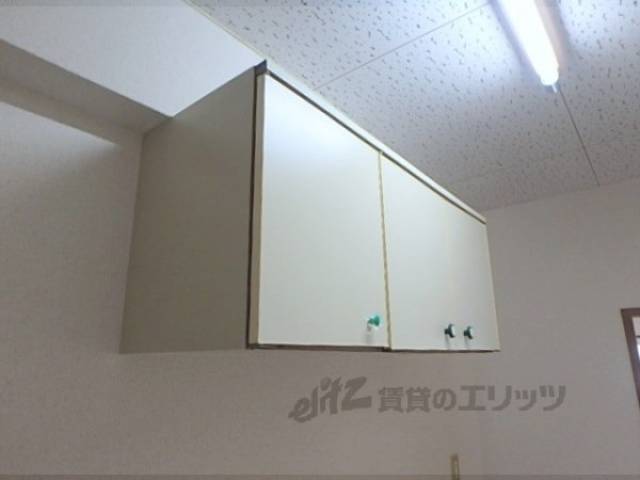 キッチン　上部収納