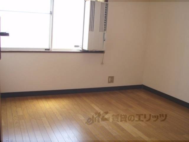 洋室　３階４．５帖