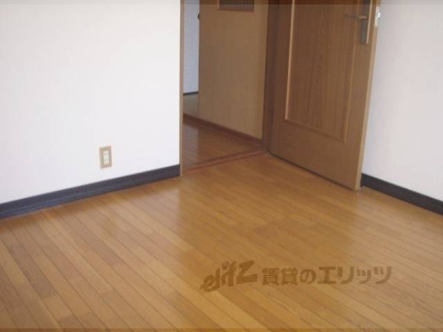 洋室　３階４．５帖