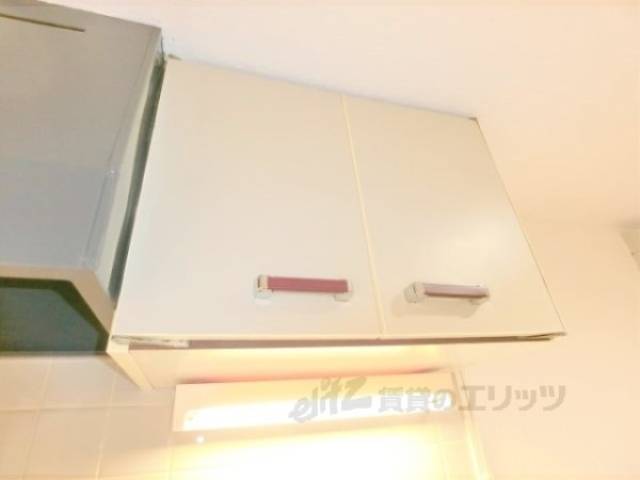 キッチン　上部収納