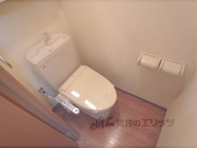 トイレ　ウォシュレット付