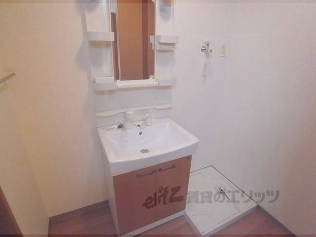 洗面所　脱衣所としても利用可能です