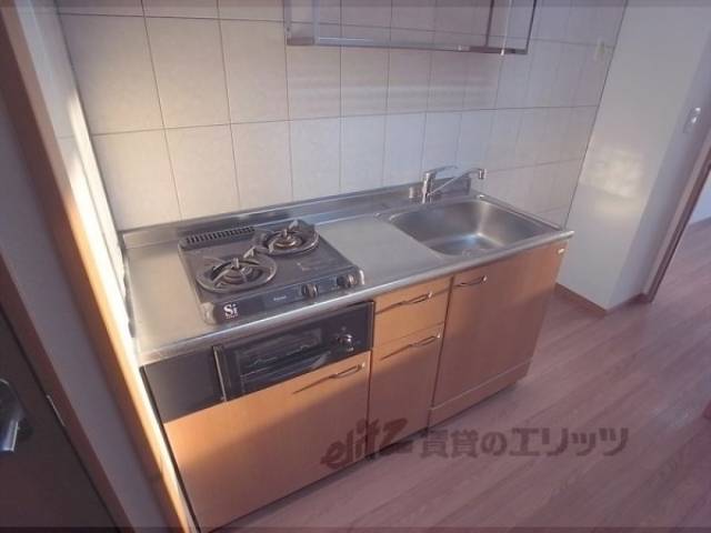 キッチン　2口ガスコンロ付きのシステムキッチン