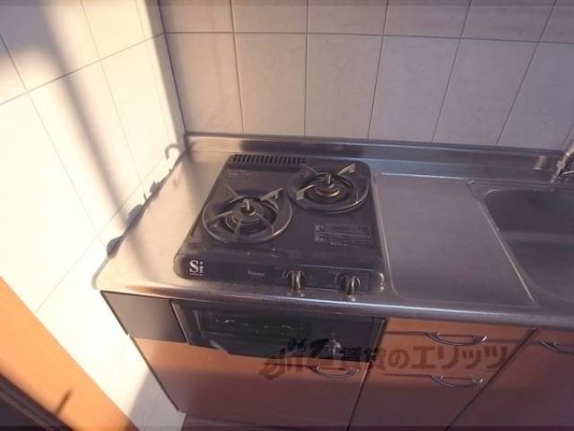 キッチン　2口ガスコンロ付き