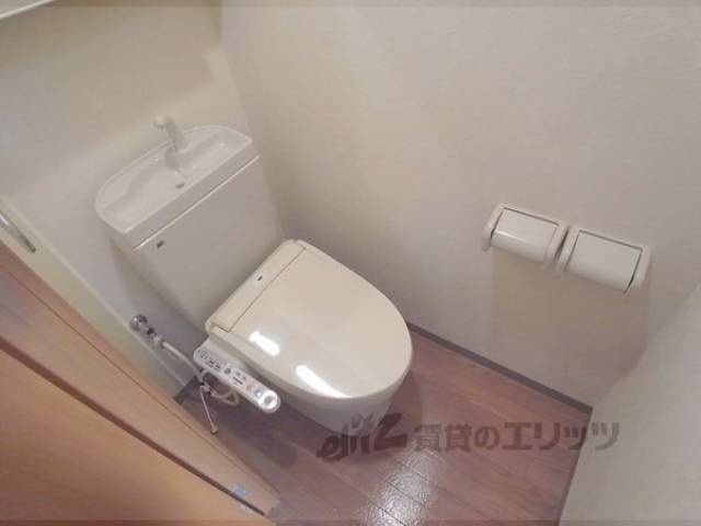 トイレ　ウォシュレット付