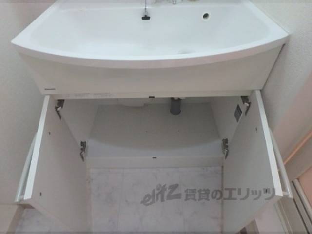 洗面所　下部収納