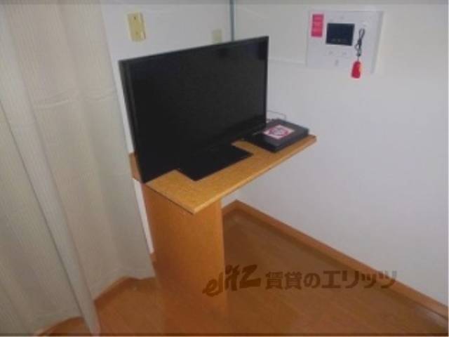 備え付けテレビ